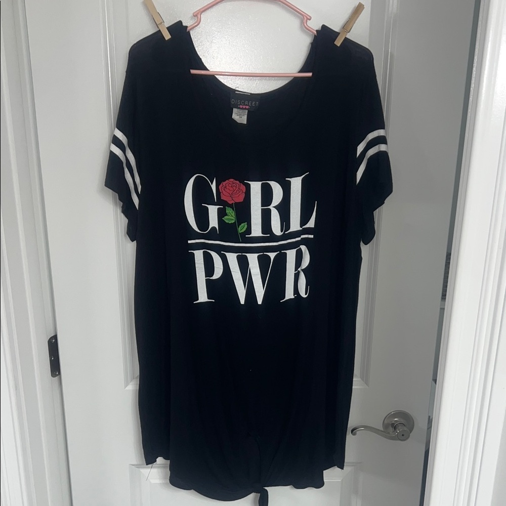 Discreet Black Tee with 'GRL PWR' and Rose Design